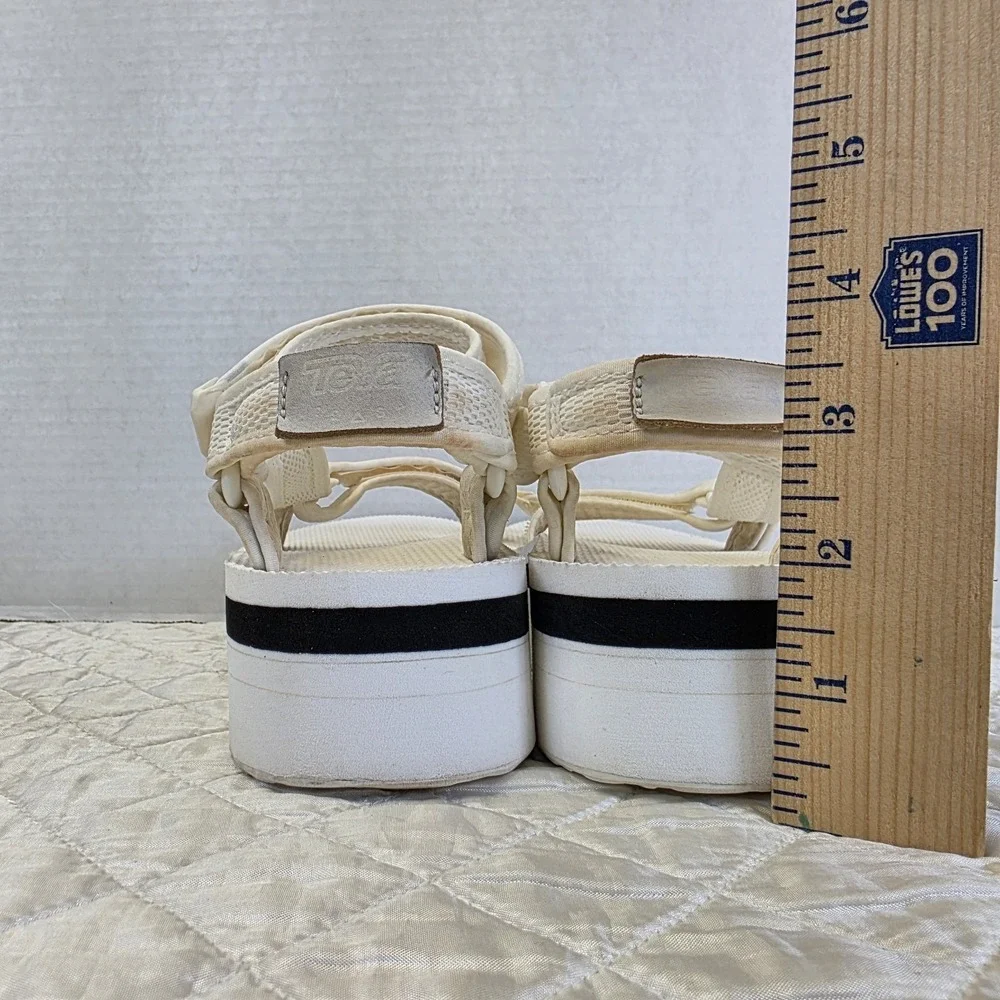 Teva Women's Platform Universal Mesh Sandal Size 6 Platform White Festival